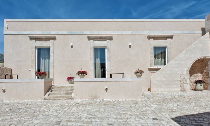 Cannizzara House | An old rural building where you can experience moments of relaxation surrounded by nature.