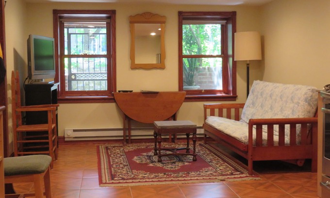 Columbia Heights House | It's SUMMERTIME in DC! SAVE on a COZY NW DC 1BR Apt in Adams Morgan near METRO!