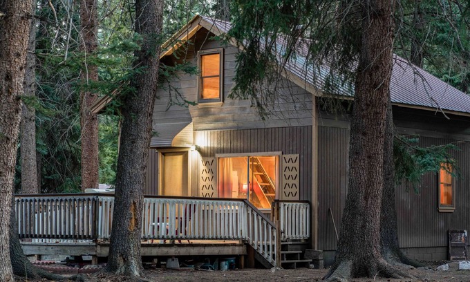 Bayfield Cabin | It's time for fall colors, stay in this cabin in the woods.