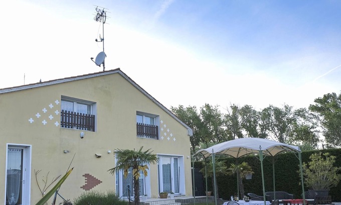 Codevigo Villa | Modern Villa with Sauna in Santa Margherita