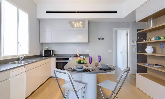 Tel Aviv City Center House | Italian design on Rotchild street