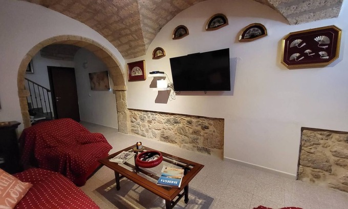 Cuglieri House | Itiseasy Cuglieri Un gioiello nel corso principale