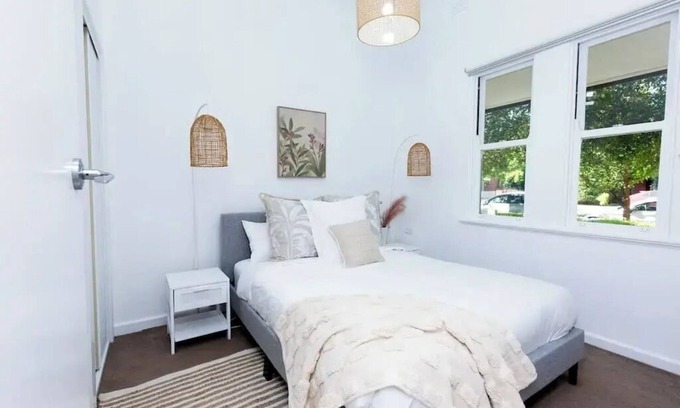 Wagga Wagga House | It’s not often you’ll find such a gem located within Wagga CBD!