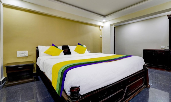 Mahadevpet Hotel | Itsy By Treebo - Hill View