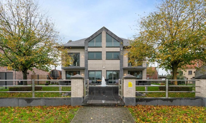 Esen House | J and R flanders fields holiday homes