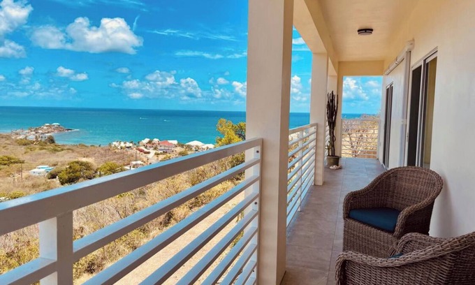 Green Cay Apartment | J&B’s Oceanview- Sleep 6