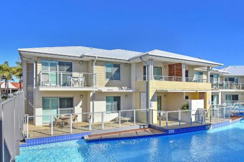 Salamander Bay Apartment | J's Resort Pacific Blue Swim Up-Studio B