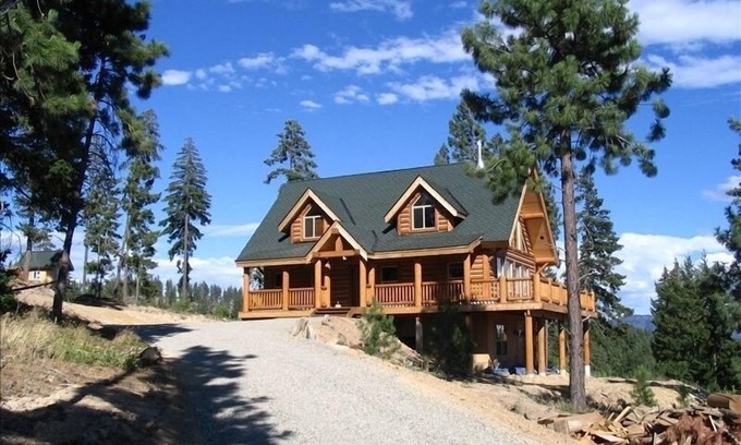 Cle Elum Cabin | Jack Pine Lodge: Beautiful New Log Home