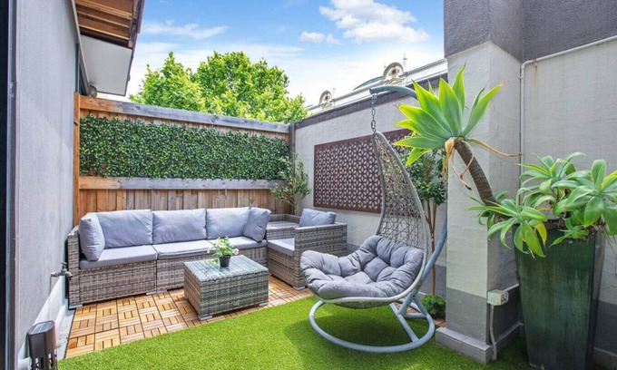 Camperdown Apartment | Jack's Central City Cozy Pad