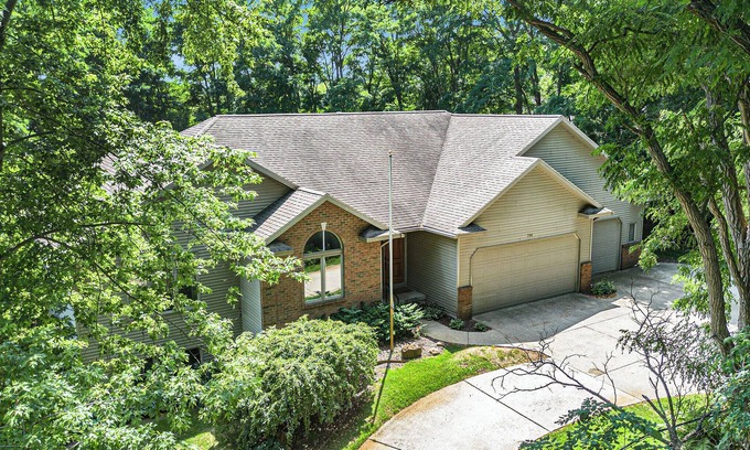 Grandville House | Jackson Woods: Enjoy Fall Festivals and Scenic Drives