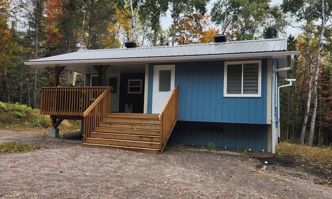 Chisholm Cottage | Jake's Place - A Peaceful and Private Wildlife Retreat. (hunt, fish and more!)