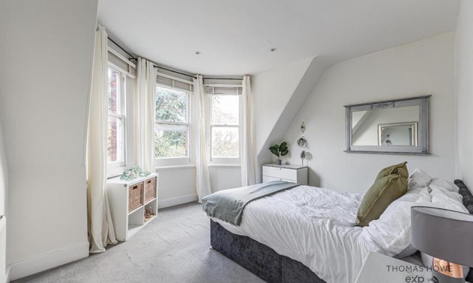 South Norwood Apartment | Janeen’s Flat at Crystal Palace