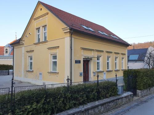 Novo Mesto Apartment | Jantar Apartmaji