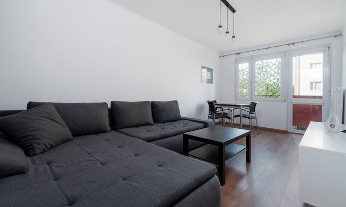 Srodmiescie Apartment | Jaracza 3-Bedroom Apartment