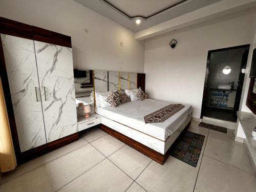 Teonthar Hotel | Jashan Stays