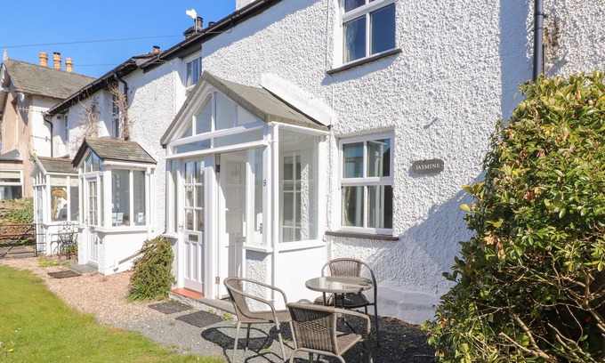 Troutbeck Bridge Cottage | JASMINE COTTAGE, with open fire in Windermere