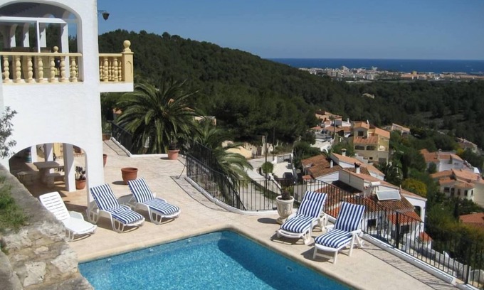 Sol del Este Villa | Javea : villa 250m², private pool, sea and mountain view, BBQ, wifi.