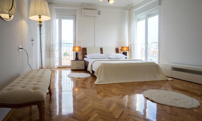 Split Apartment | Jelena Apartment