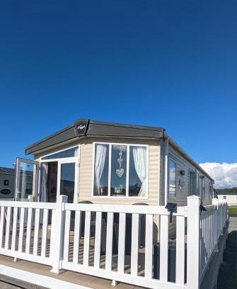 Morecambe Resort | Jenny and Jamie's holiday home on the edge