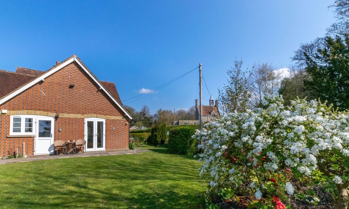 Ewhurst Green House | Jessie's Place - One Bedroom House, Sleeps 2