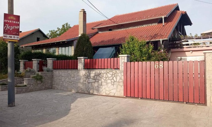 Arandelovac Apartment | Jezero