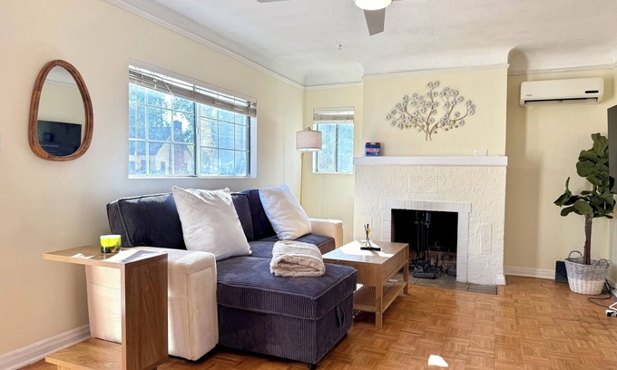 Pasadena House | Jie’s Pasadena · Stylish 2B1B Home 5 mins to PCC