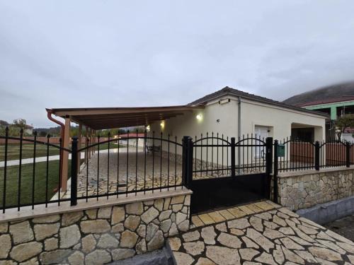 Mavromati Apartment | Jimmy's House