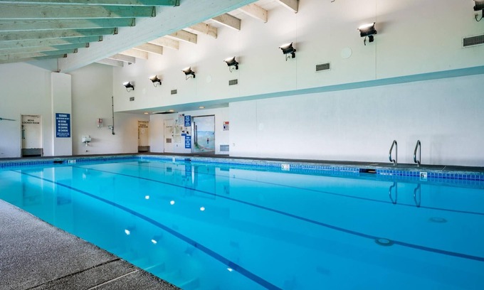 Birch Bay Condo | JL 806: Mtn view, indoor & beach fun, hikes, & wifi!