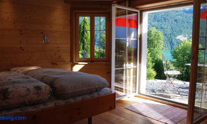 Brienz Bed & Breakfast | Jobin Brienz