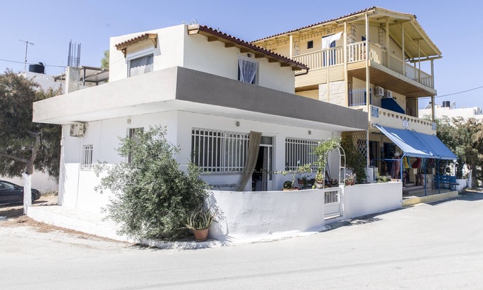 Kalamaki Apartment | Johnny's Apartment