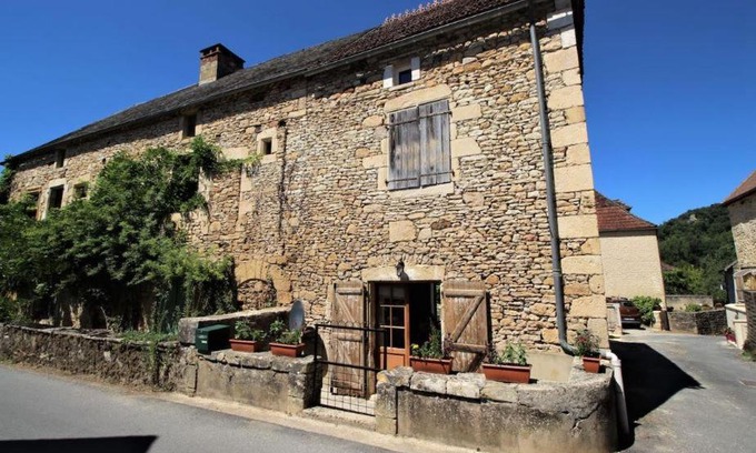 Saint-Julien-de-Lampon House | Joli gîte pour 5 personnes : Chez Cherrie