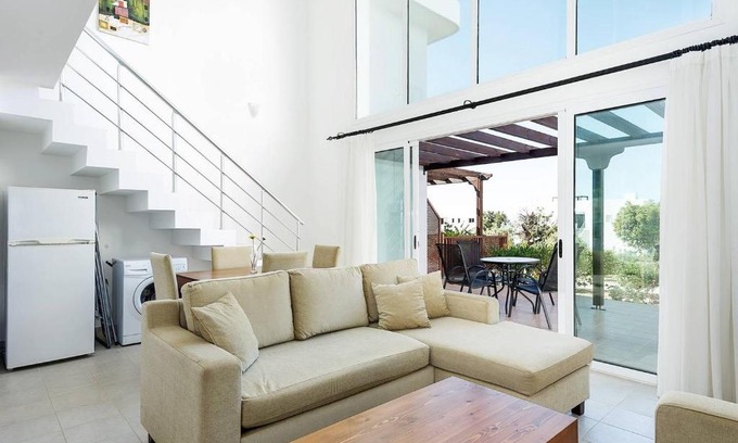 Kucukerenkoy House | Joya Cyprus Songbird Garden Apartment