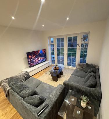 Cowley Apartment | Jugno Home