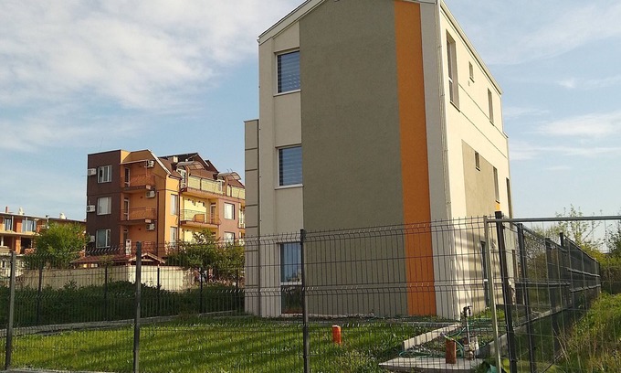 Primorsko Hotel | July's Guest House five minutes to the lovey beaches of sunny Primorsko