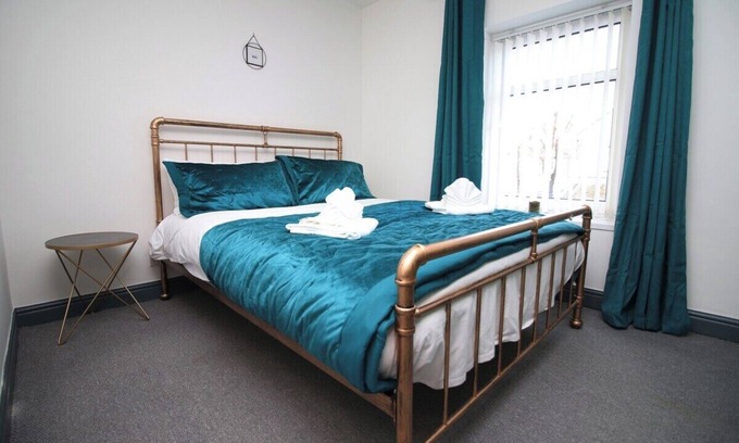 Newport House | Junctions Way by Tŷ SA -3 bed in Newport