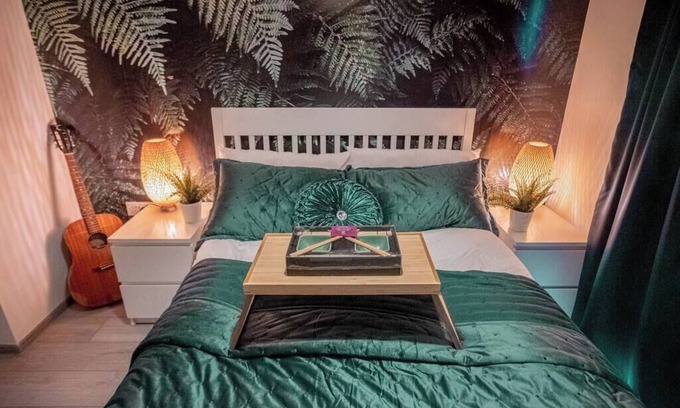 Great Houghton Apartment | Jungle at Forest Home