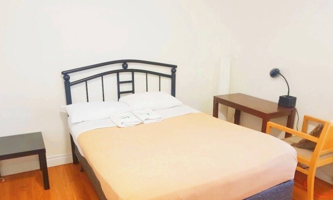 Downtown Toronto Apartment | Junior Studio Apartment Near Dundas Station and Eaton Centre
