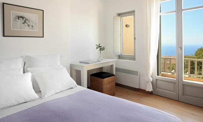 Ioulida Apartment | Junior Suite With Sea View by Kea Village Suites