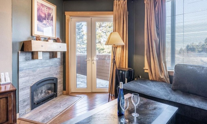 Mammoth Lakes Apartment | Juniper Springs 233