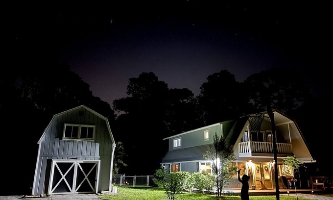 Jupiter Farms House | Jupiter Farmhouse - a tropical setting with history