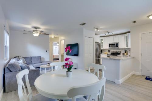 North Palm Beach Heights House | Jupiter Townhome with Patio and Yard about 6 Mi to Beach!