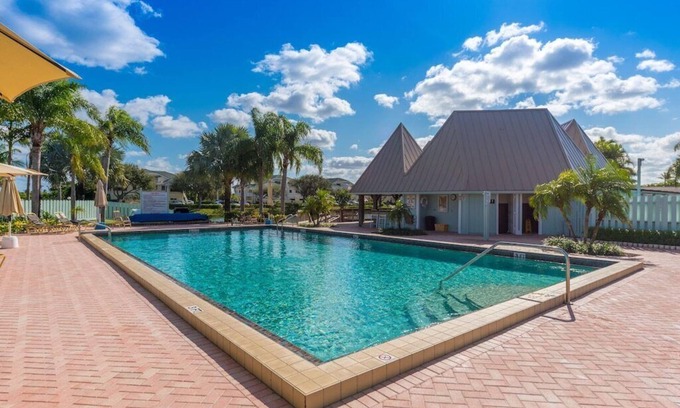 Bella Vista Condo | JupRent's - Coastal Paradise - 2Bed/2Bath - Close to All - Beach, Golf, Fishing