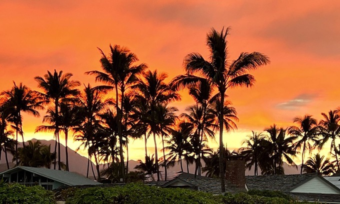 Kailua House | Just 40 Steps to the Most Beautiful White Sand Beach in the World