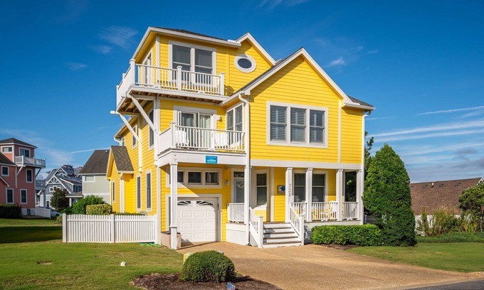 Corolla House | Just Coasting: Private pool, hot tub, community pools, Currituck Club amenities