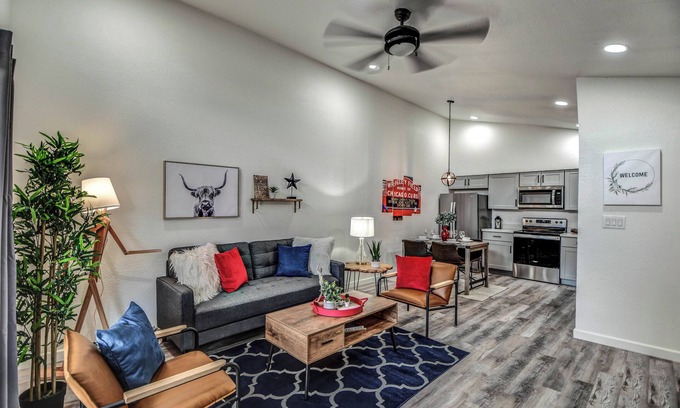 Mesa Grande House | ☺ Just Remodeled ☺ Sparkling Townhouse with Patio!