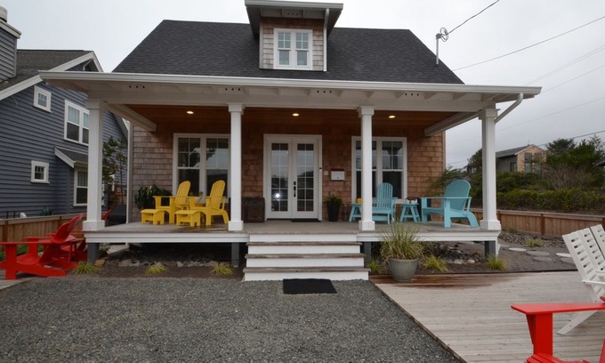 Manzanita House | Just Steps From The Beach! MCA#1385