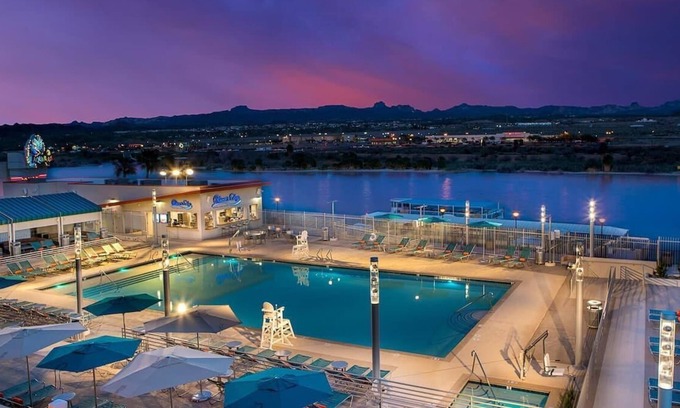 Laughlin House | Just What You Were Looking For! 3 Modern Units, Casino, Restaurant, Game Rooms!