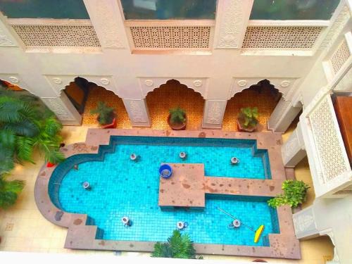 Paharganj Hotel | Jyoti Mahal A Heritage Hotel - 05 Mins from Railway Station & 2 Mins from Metro Station