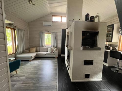 Enonkoski Ski Chalet | Käpälämäki puhtaan veden äärellä omassa rauhassa