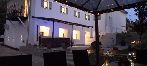 Nagyvisnyo Apartment | Kékkút Cottage